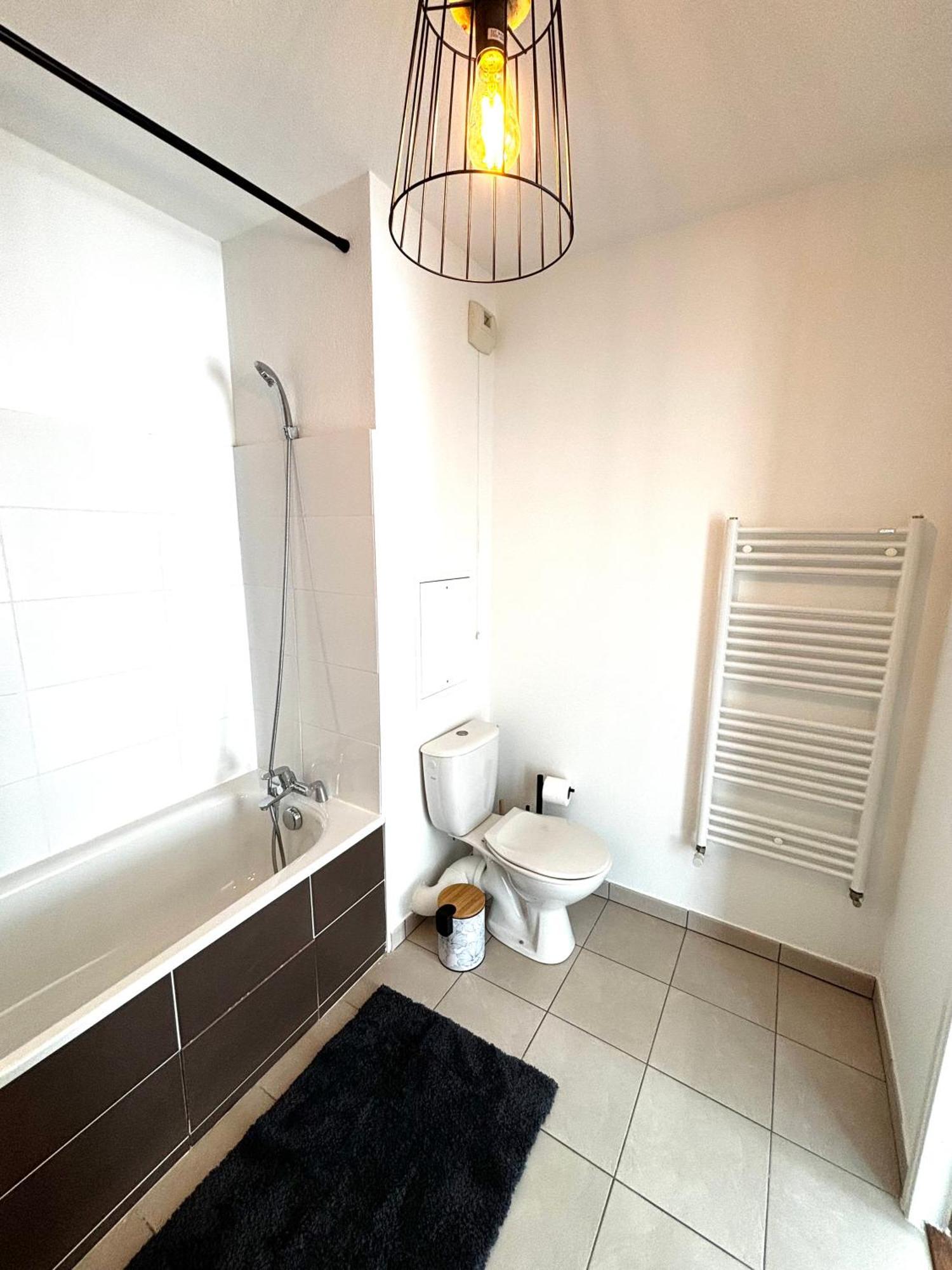 Apartment L'havana : Proche Gare Partdieu / Aeroport / Groupama Stadium